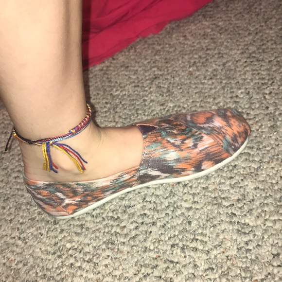 Patterned Toms - Picture 2 of 8